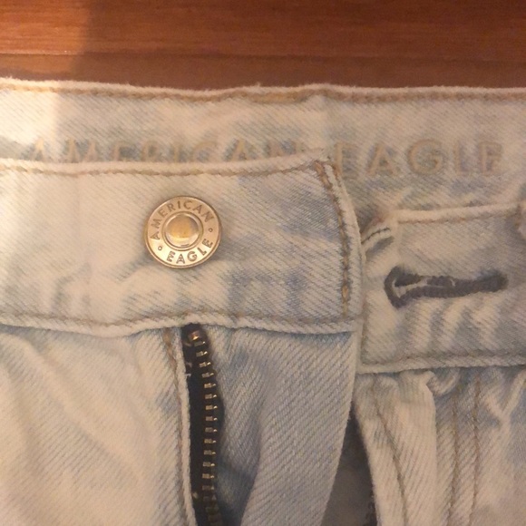 American Eagle ripped jeans size 2 - Picture 2 of 6